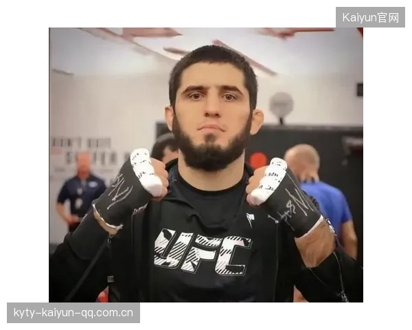 UFC：开局就上强攻，战场上的火爆瞬间